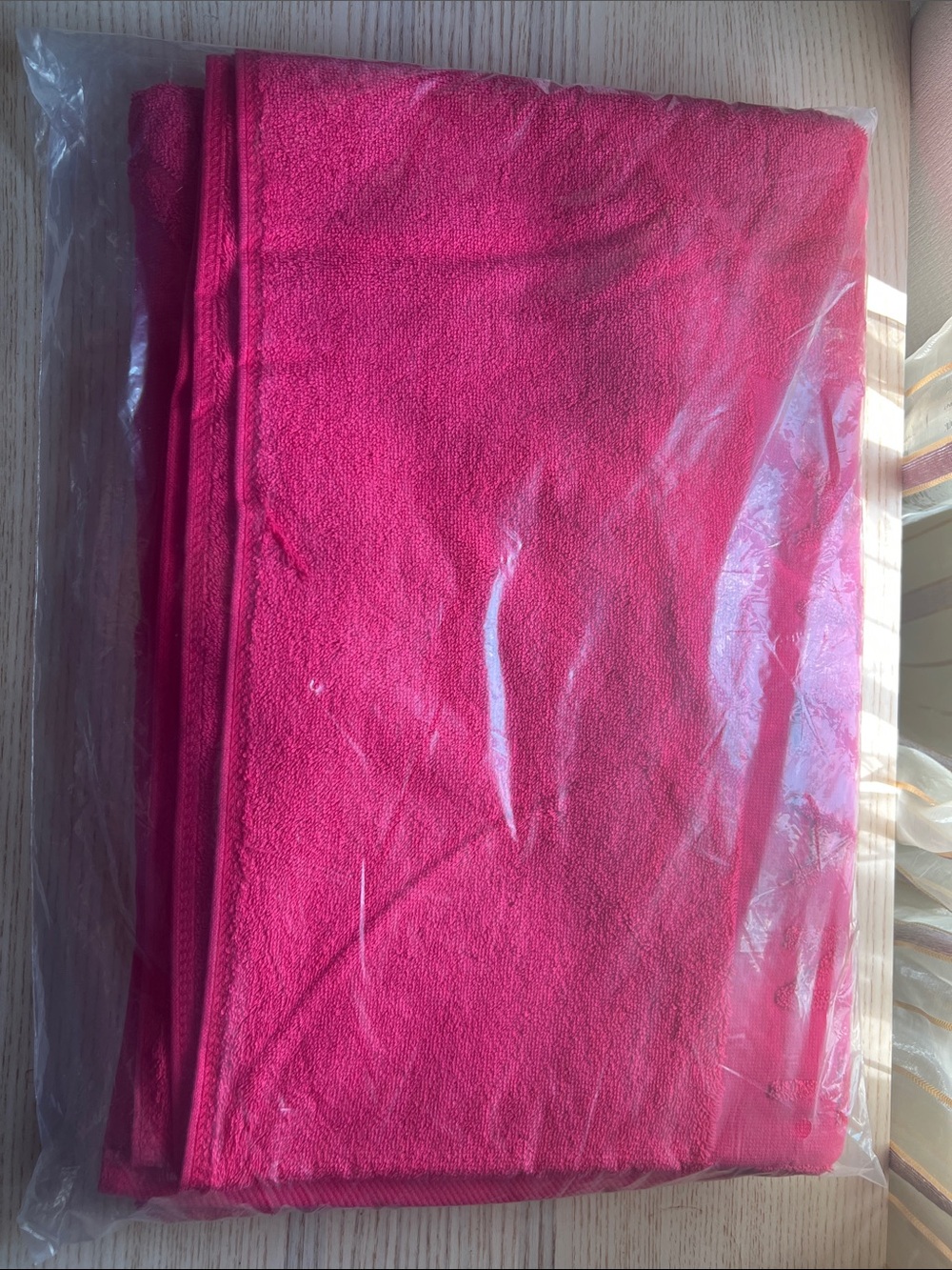 Premium Hot Pink Beach Towel — Soft & Absorbent